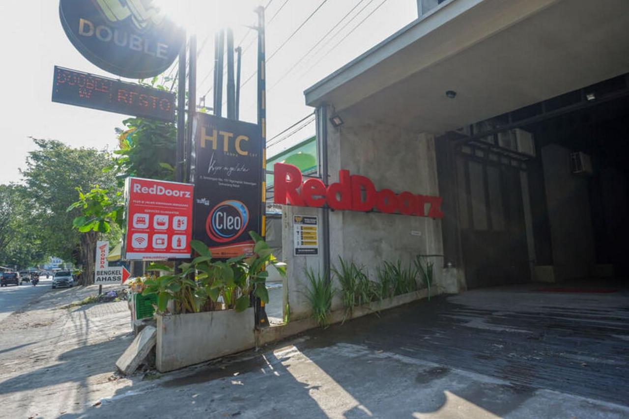 Reddoorz Plus Near Kawasan Sam Poo Kong Σεμαράνγκ Εξωτερικό φωτογραφία